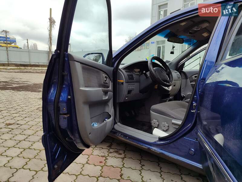 Мінівен Kia Carens 2002 в Чорноморську