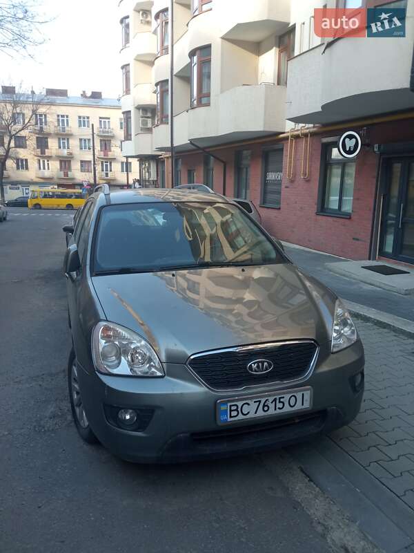 Kia Carens 2011