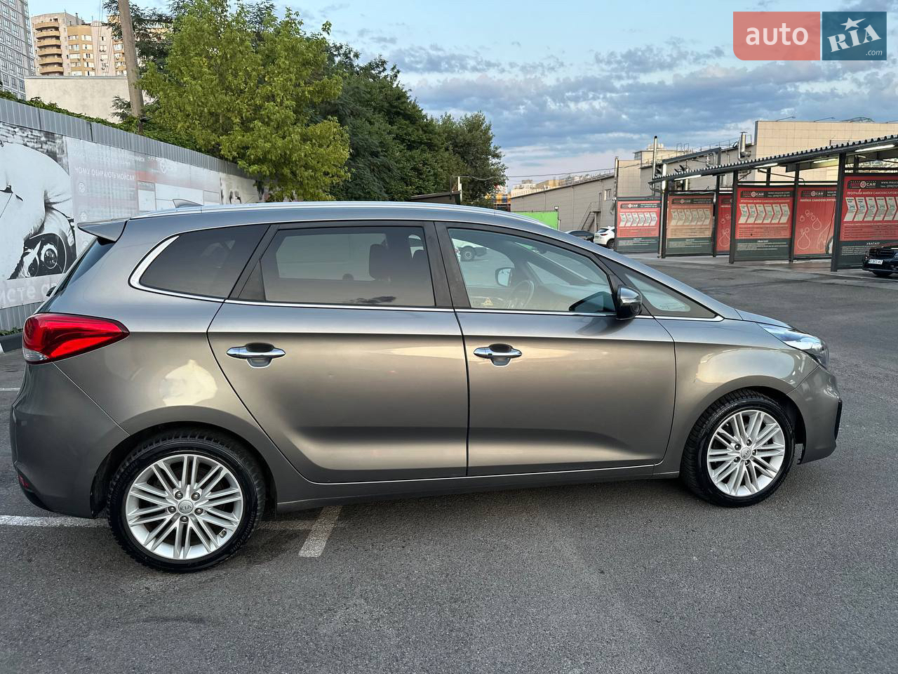 2016 Kia Carens - мініатюра 18
