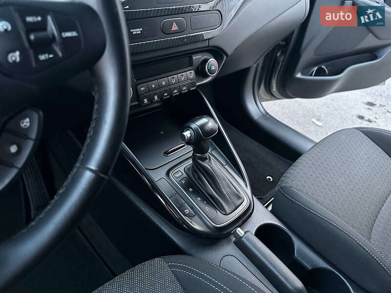 Мікровен Kia Carens 2017 в Києві