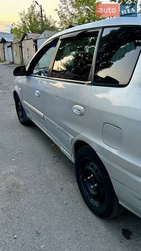 Мінівен Kia Carens 2006 в Києві