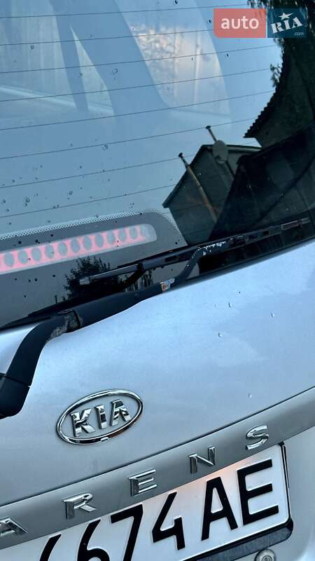 Мінівен Kia Carens 2006 в Києві