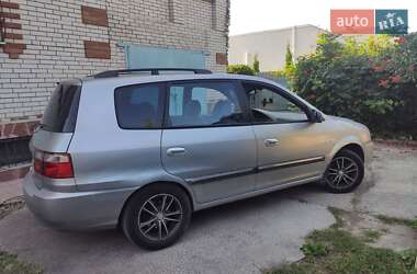 Минивэн Kia Carens 2002 в Обухове