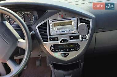 Мінівен Kia Carens 2004 в Києві