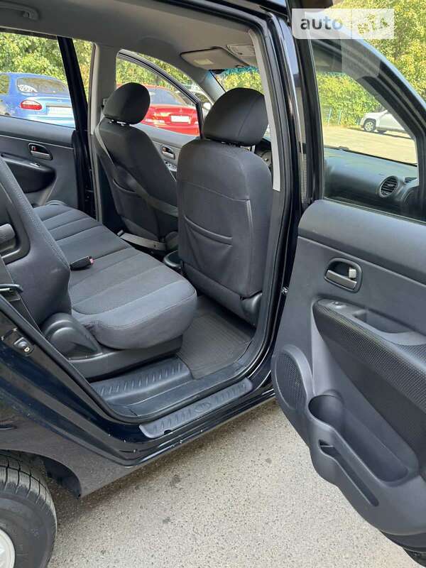 Мінівен Kia Carens 2007 в Києві