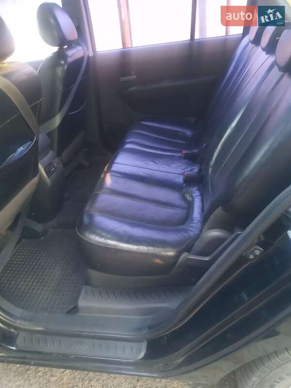 Минивэн Kia Carens 2008 в Ромнах