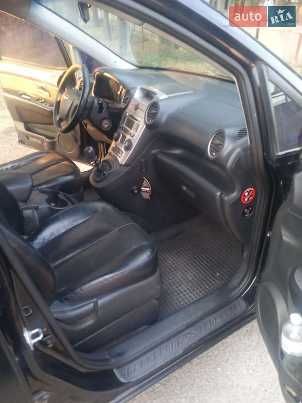 Минивэн Kia Carens 2008 в Ромнах