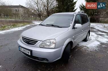 Минивэн Kia Carens 2003 в Староконстантинове