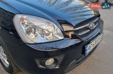 Минивэн Kia Carens 2008 в Запорожье