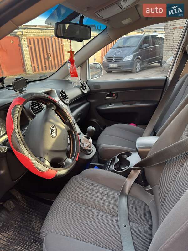 Минивэн Kia Carens 2006 в Луцке фото 3 Минивэн Kia Carens 2006 в Луцке