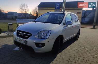 Минивэн Kia Carens 2007 в Дрогобыче