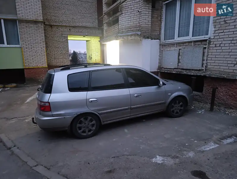 Kia Carens