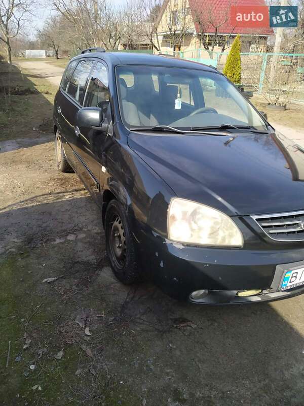 Мінівен Kia Carens 2004 в Полтаві