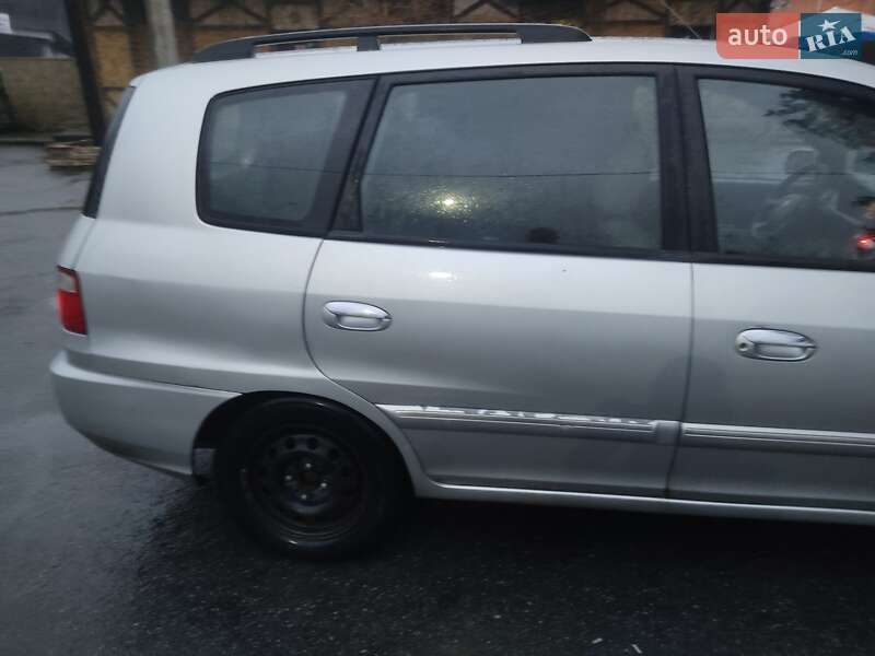 Мінівен Kia Carens 2004 в Києві