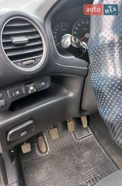 Мінівен Kia Carens 2008 в 