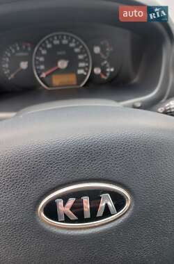 Мінівен Kia Carens 2008 в 