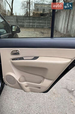 Микровэн Kia Carens 2011 в 
