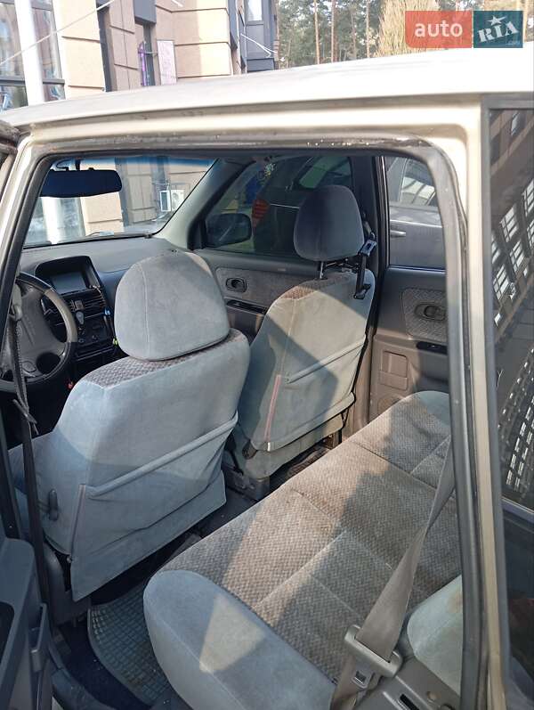 Kia Carens 2000