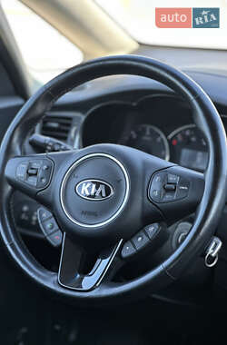 Микровэн Kia Carens 2015 в 