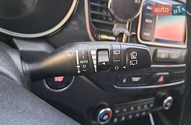 Микровэн Kia Carens 2015 в 