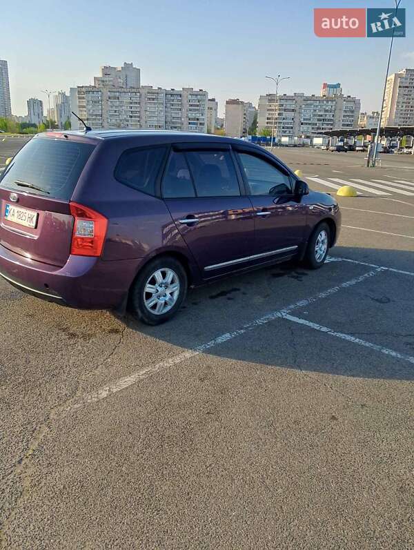Мінівен Kia Carens 2008 в Києві