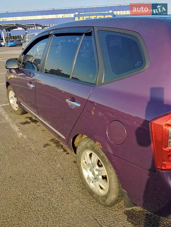 Мінівен Kia Carens 2008 в Києві