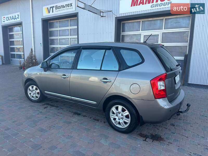 Мінівен Kia Carens 2008 в Сарнах