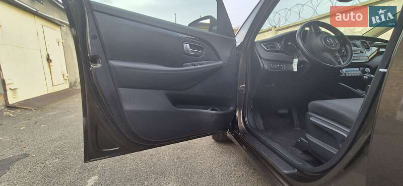 Микровэн Kia Carens 2015 в Киеве