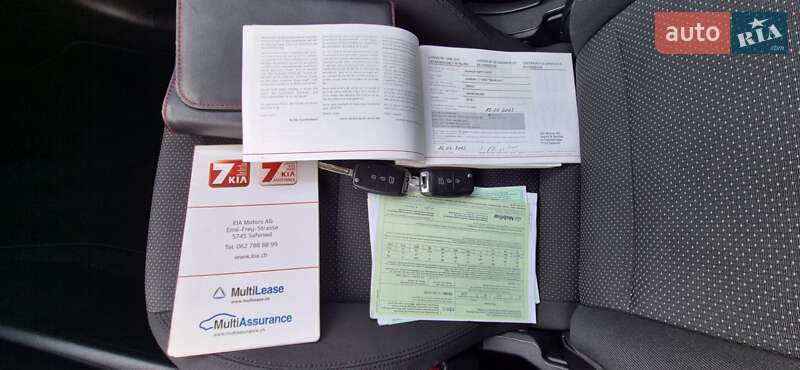 Микровэн Kia Carens 2015 в Киеве