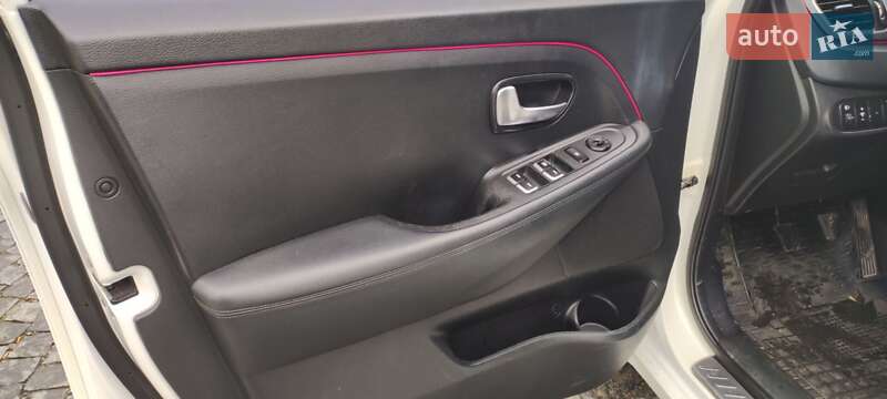 Мікровен Kia Carens 2016 в Хмельницькому