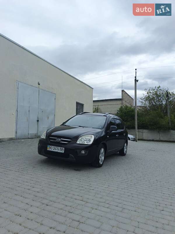 Минивэн Kia Carens 2007 в Борщеве
