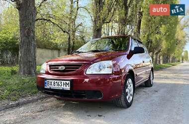 Минивэн Kia Carens 2003 в Хотине