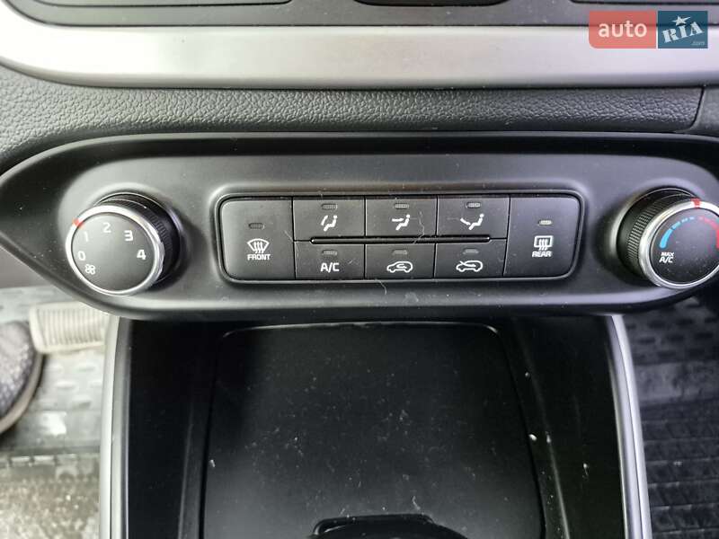 Мікровен Kia Carens 2017 в Запоріжжі