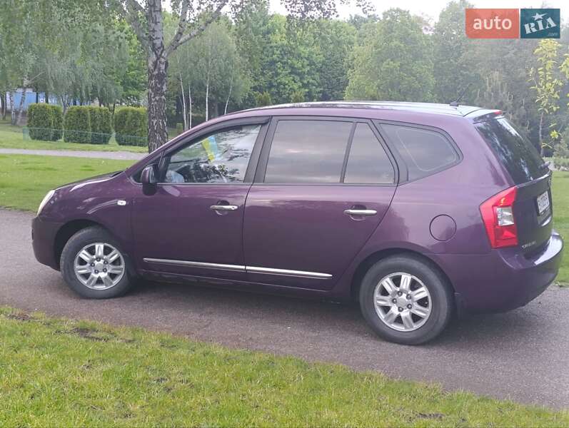 Мінівен Kia Carens 2008 в Хмельницькому