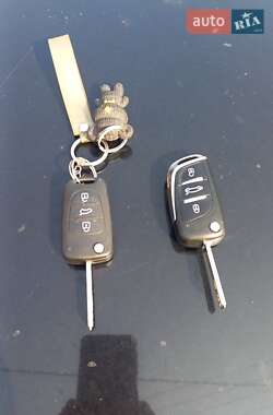 Мікровен Kia Carens 2011 в 