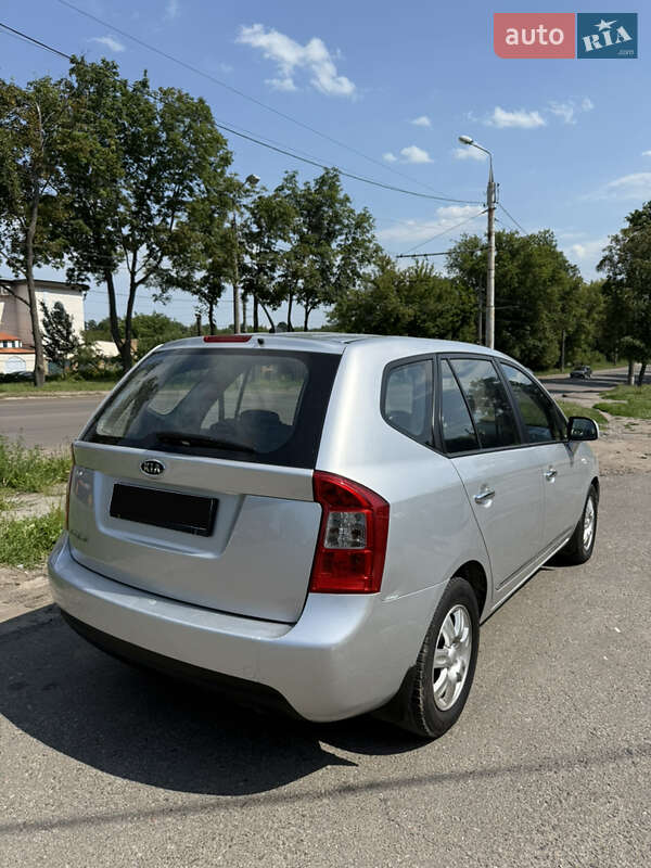 Минивэн Kia Carens 2008 в Сумах
