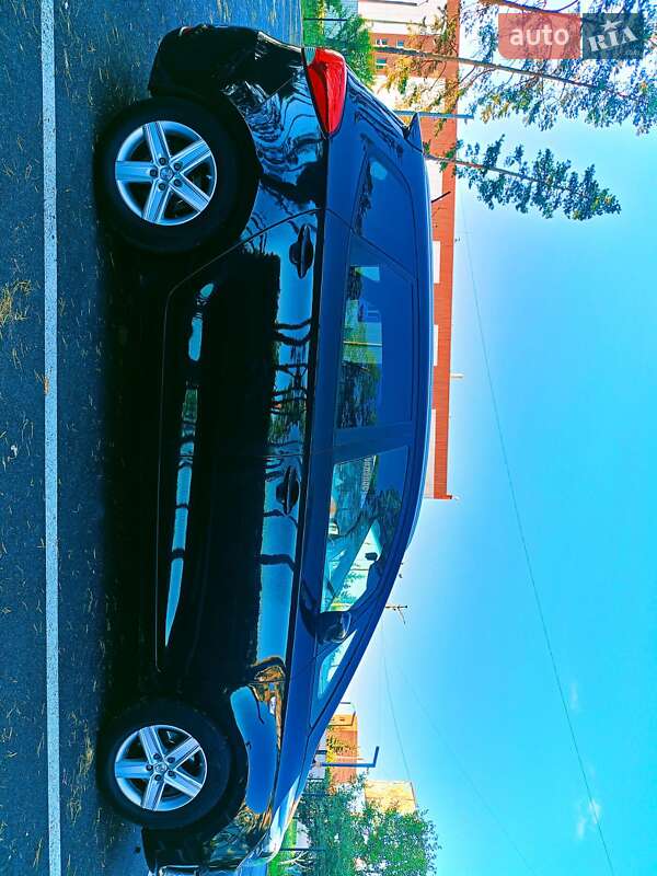 Микровэн Kia Carens 2013 в Малине