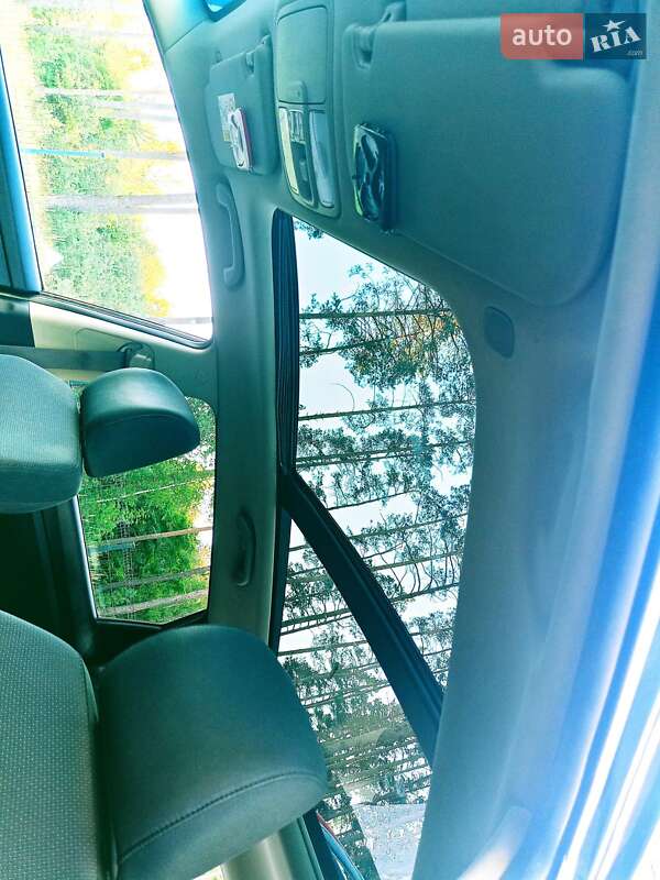 Микровэн Kia Carens 2013 в Малине