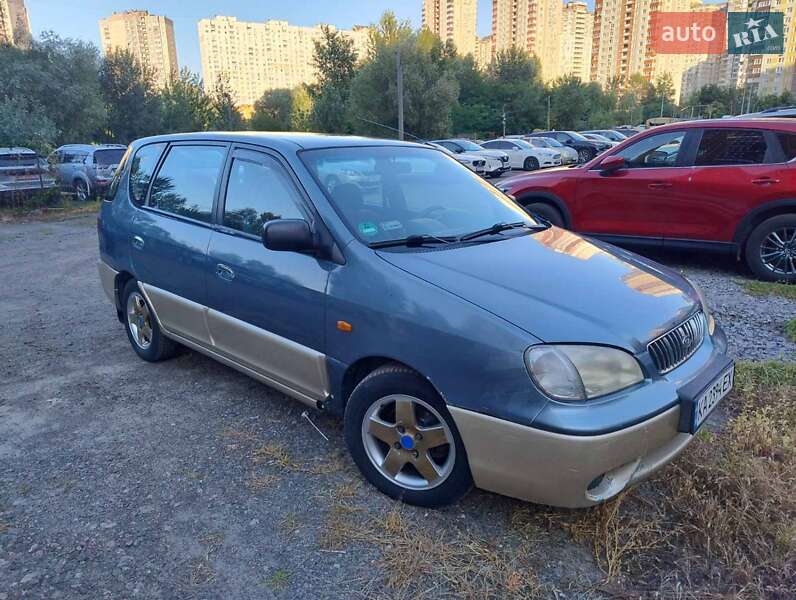 Kia Carens 2000
