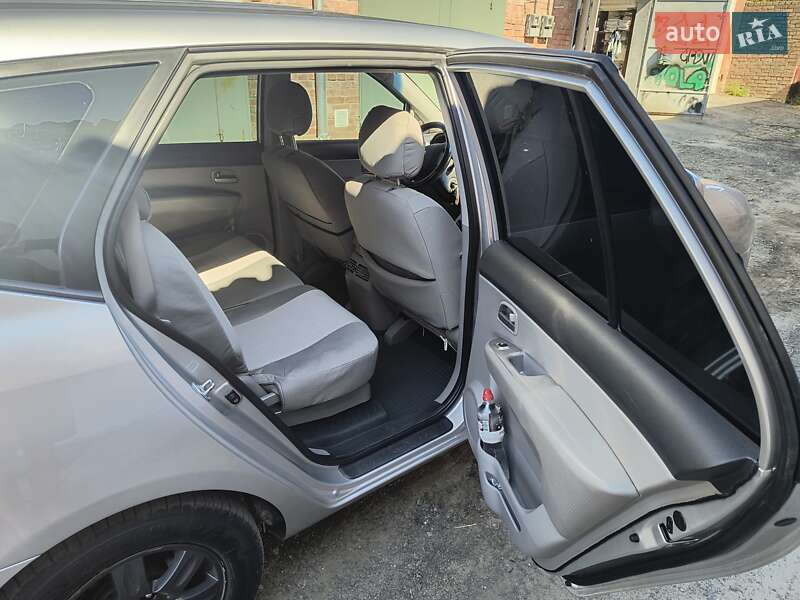 Минивэн Kia Carens 2008 в Хмельницком