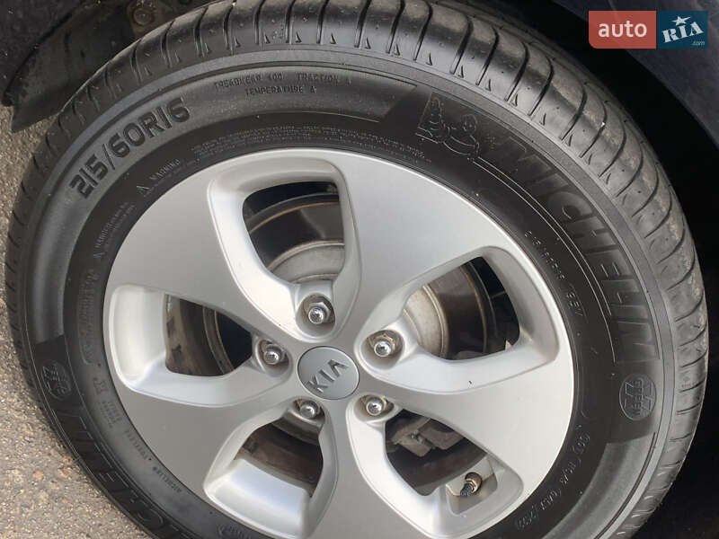 Мікровен Kia Carens 2016 в Рівному