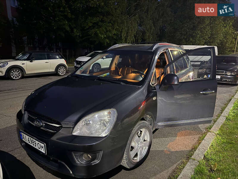 Мінівен Kia Carens 2006 в Чернівцях