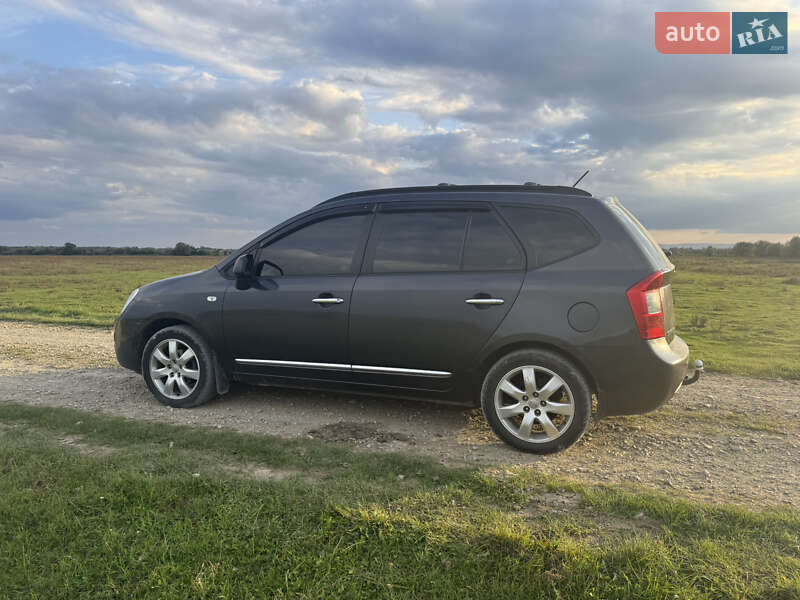 Мінівен Kia Carens 2008 в Самборі