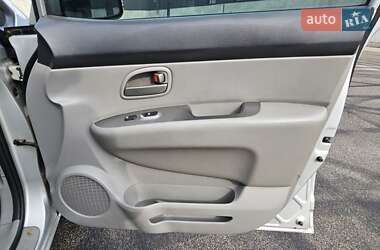 Минивэн Kia Carens 2008 в 