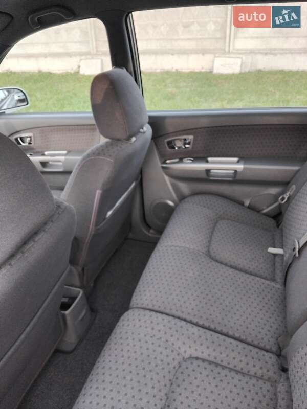 Мінівен Kia Carens 2006 в Рівному