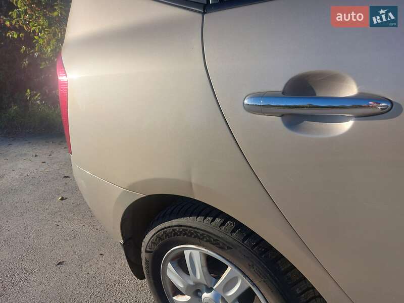 Минивэн Kia Carens 2007 в Житомире