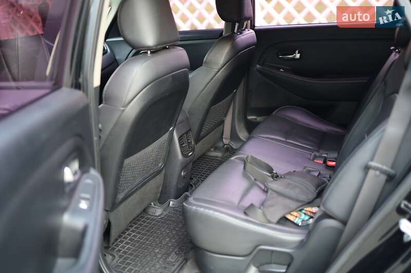 Микровэн Kia Carens 2017 в Киеве фото 12 Микровэн Kia Carens 2017 в Киеве