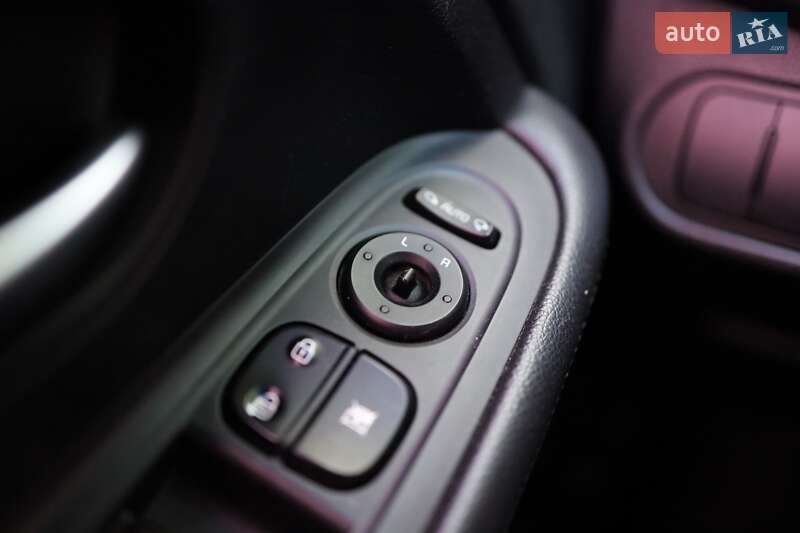 Микровэн Kia Carens 2017 в Киеве фото 22 Микровэн Kia Carens 2017 в Киеве