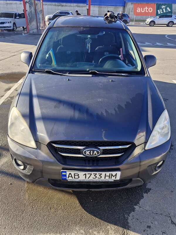 Минивэн Kia Carens 2008 в Виннице