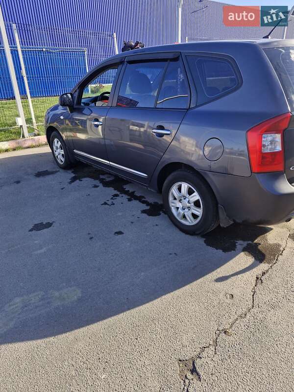 Минивэн Kia Carens 2008 в Виннице